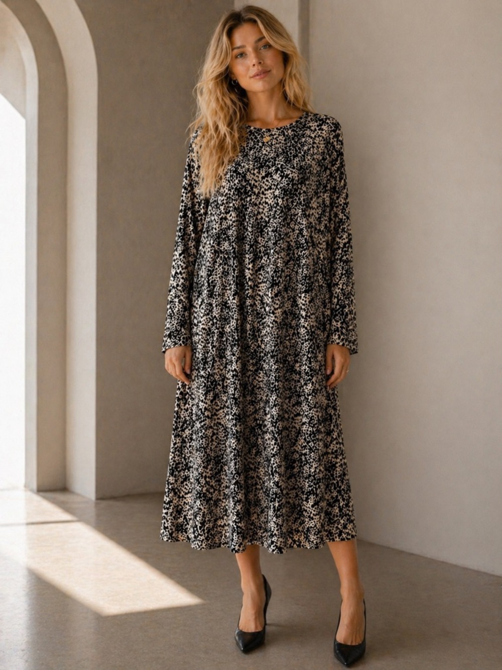Black and Cream Long-Sleeve Midi Dress